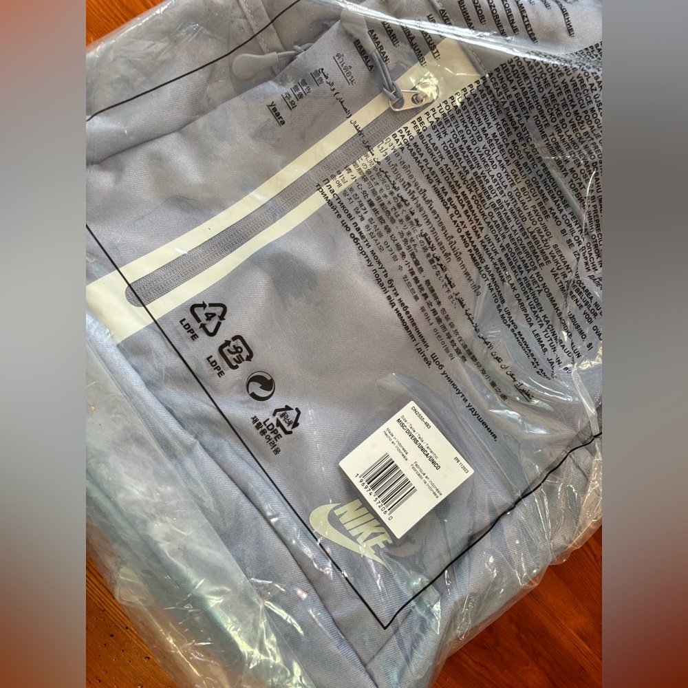 Nike Elemental Backpack Never Unwrapped - Picture 3 of 6